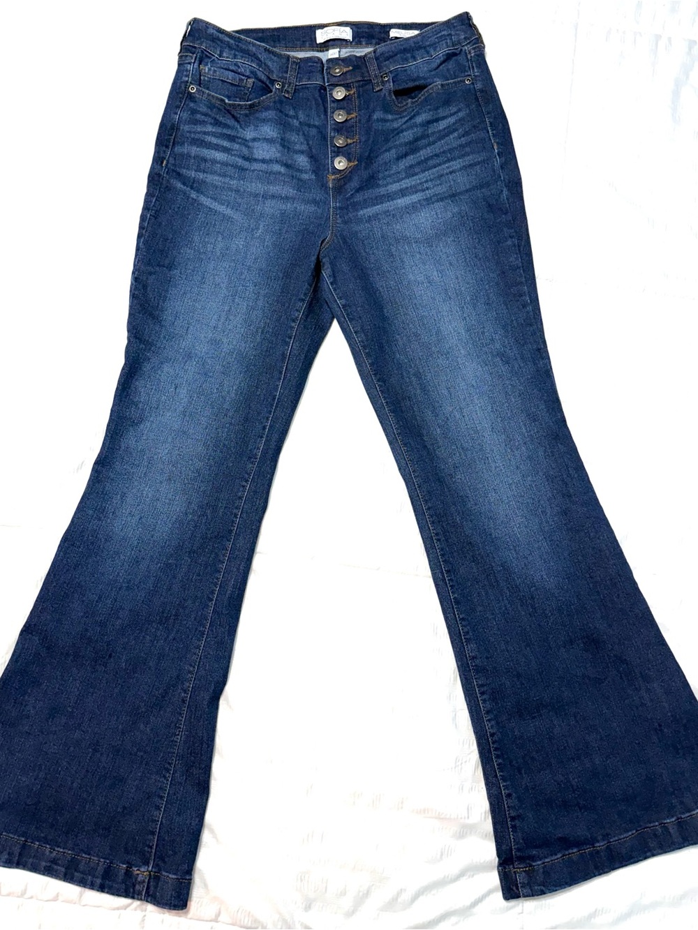 sofia by sofia vergara Jeans in Medium Blue 12 short